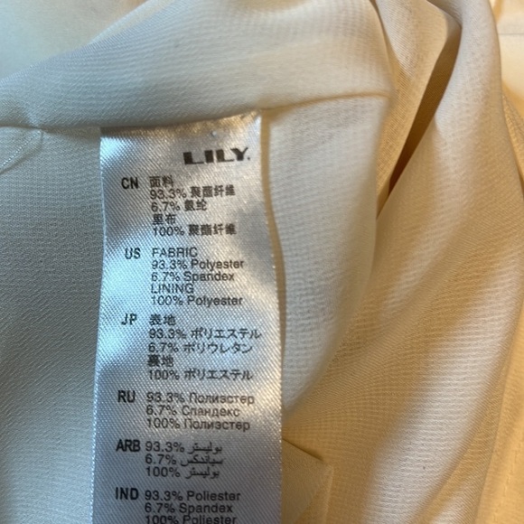 LILY 3/4 Sleeve Blouse with Ruffled and Pleated Shoulder Details Size L - Picture 11 of 11